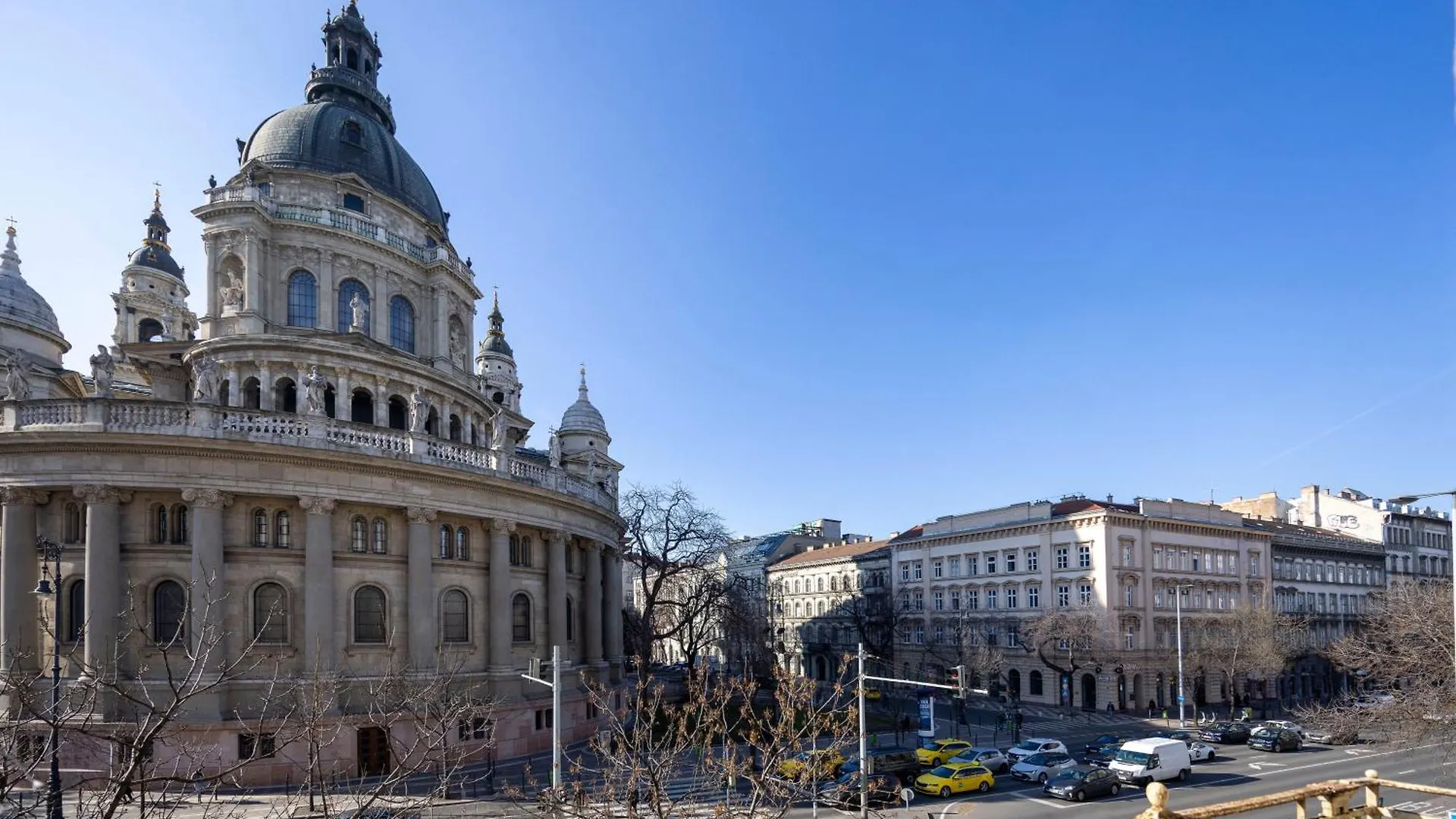 Luxurious Central Apartment W/ A Stunning View To The Basilica Budapest